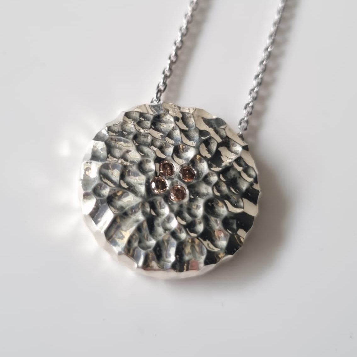 balance of nature silver collier