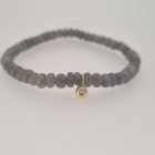 Armband Pura met labradoriet kralen en gouden diamant bedel