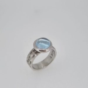 Ring Balance of Nature in 18kt witgoud met topaas edelsteen