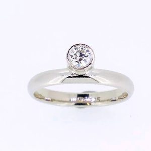 Ring Paris Cherry 18kt witgoud met 0,25 ct diamant